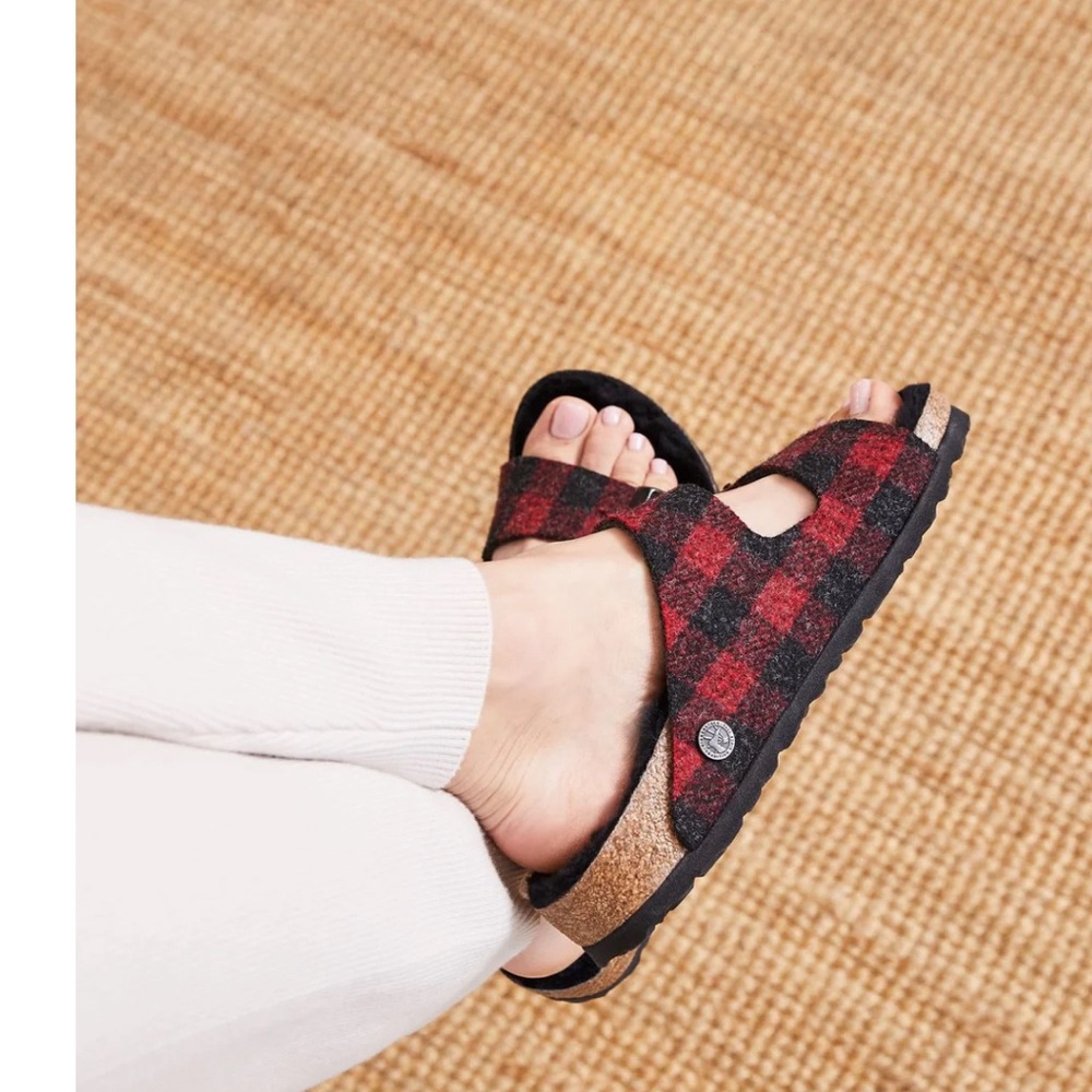 +NEW Birkenstock Arizona
Shearling plaid red wool/black shearling 
Size 11